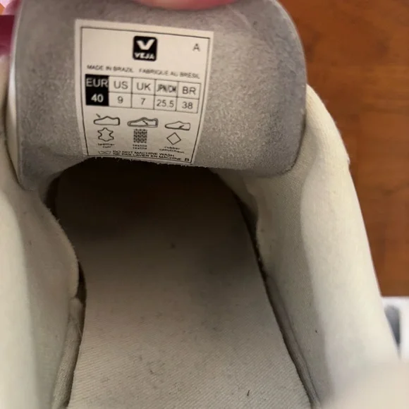 Veja V10 White/Natural lace-up sneakers - EU 40 / US 9 - Picture 4 of 16